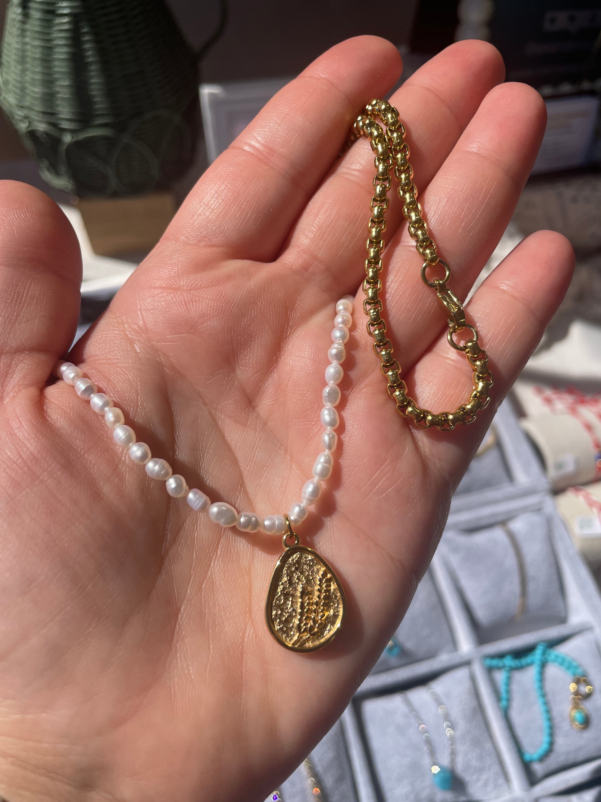 Pearl Wheat Pendant Necklace 18K Gold + Freshwater Pearls