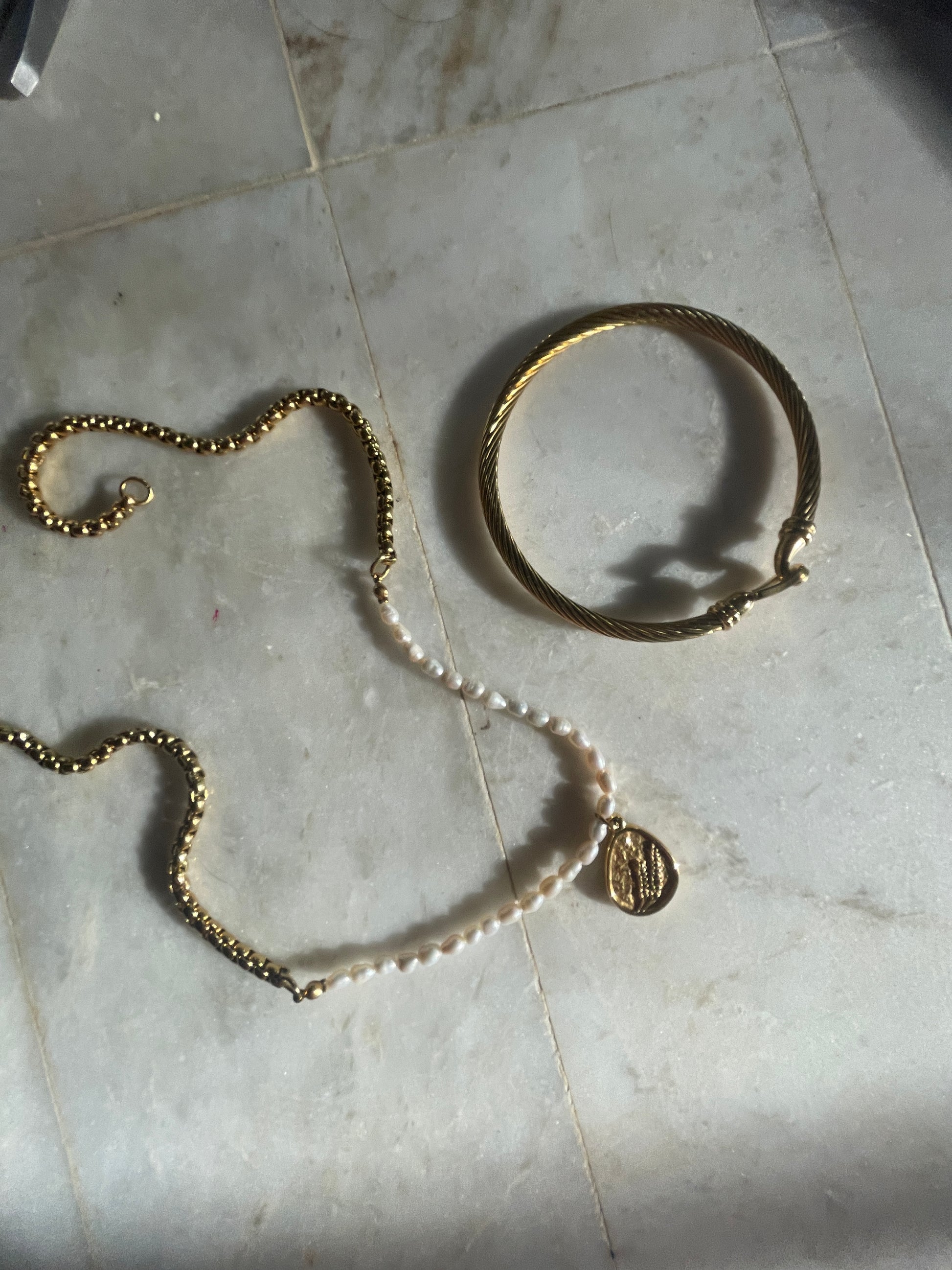 Pearl Wheat Pendant Necklace 18K Gold + Freshwater Pearls