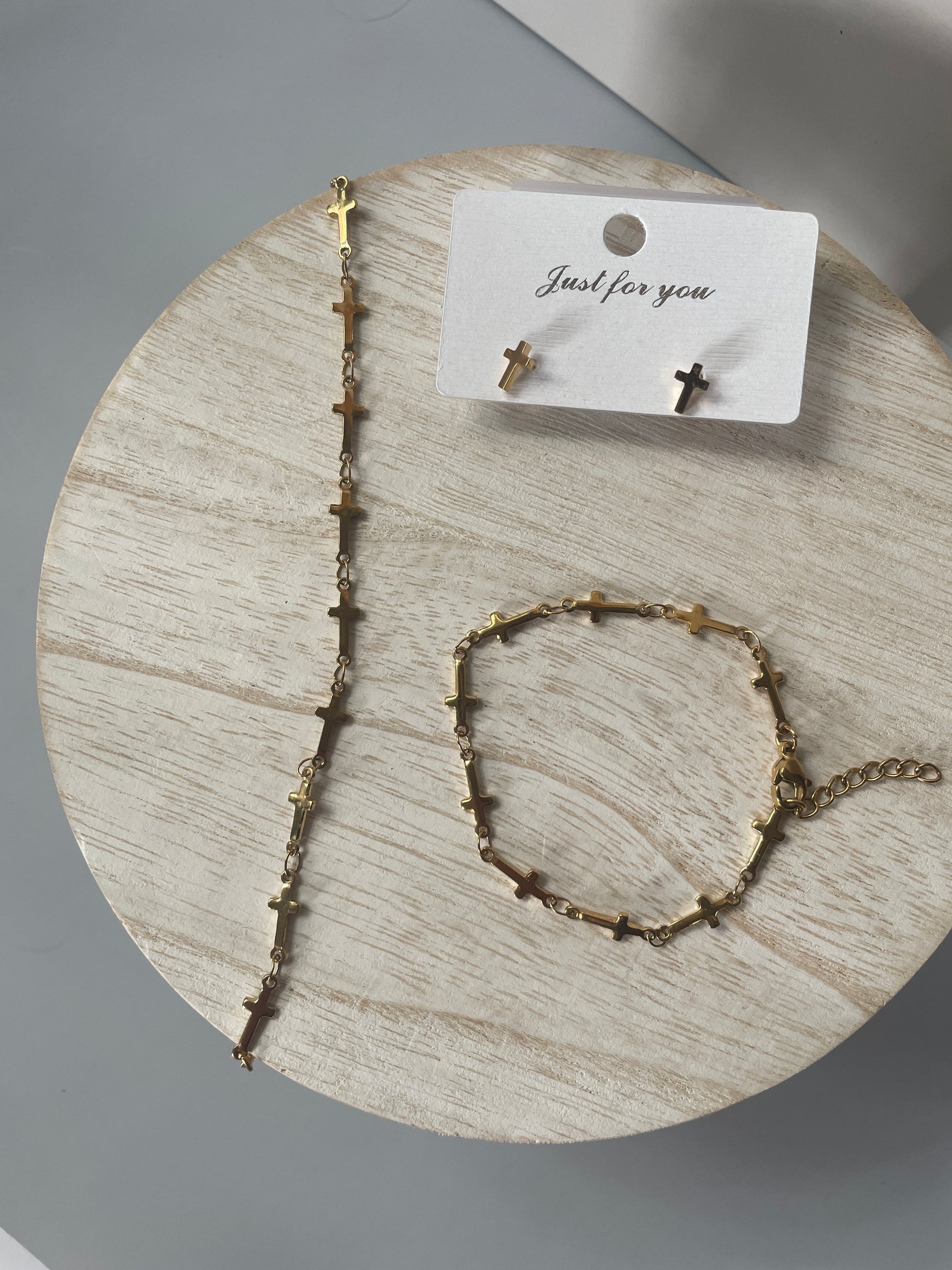 Dainty 18k Gold Cross Bracelets Size Small